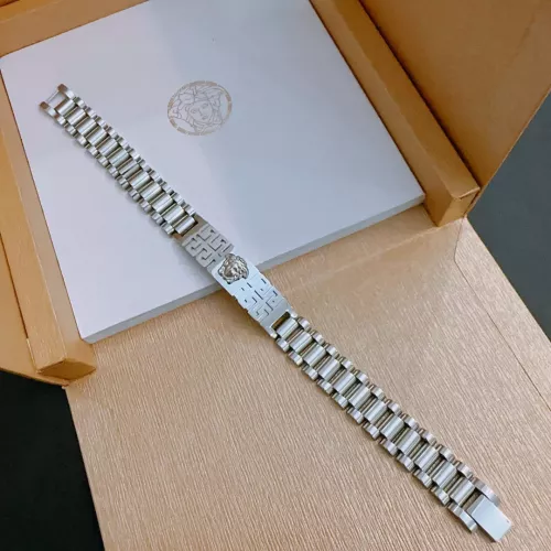 Versace Bracelets For Men #1373788