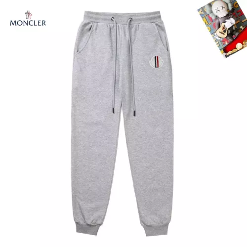 Moncler Pants For Men #1376875