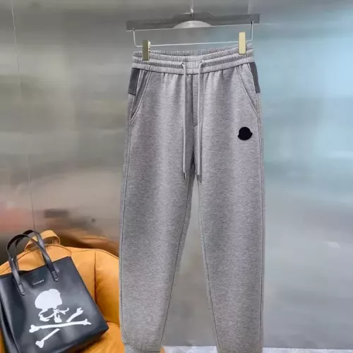 Moncler Pants For Men #1376926