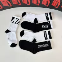 $29.00 USD Nike Socks #1377792