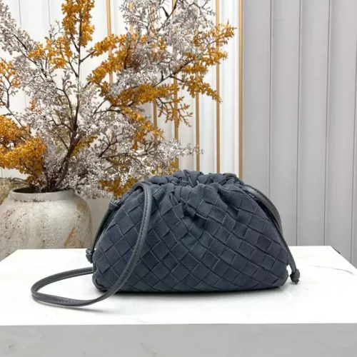 Bottega Veneta BV AAA Quality Messenger Bags For Women #1388021