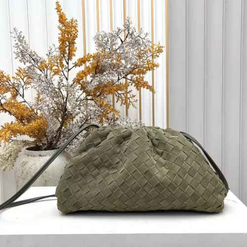 Bottega Veneta BV AAA Quality Messenger Bags For Women #1388026