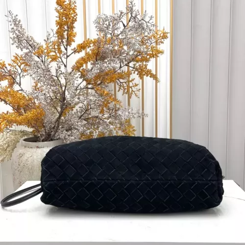 Replica Bottega Veneta BV AAA Quality Messenger Bags For Women #1388036 $112.00 USD for Wholesale