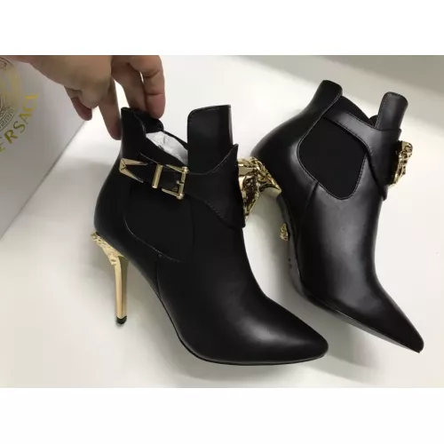 Versace Boots For Women #1388588