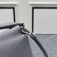 $122.00 USD LOEWE AAA Quality Messenger Bags For Women #1385737