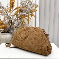 $112.00 USD Bottega Veneta BV AAA Quality Messenger Bags For Women #1388014