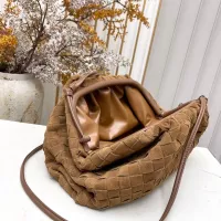 $112.00 USD Bottega Veneta BV AAA Quality Messenger Bags For Women #1388014