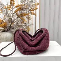$112.00 USD Bottega Veneta BV AAA Quality Messenger Bags For Women #1388020