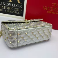 $105.00 USD Valentino AAA Quality Messenger Bags For Women #1388063