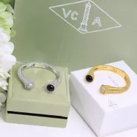 $39.00 USD Van Cleef & Arpels Bracelets For Women #1390410