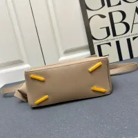 $108.00 USD LOEWE AAA Quality Messenger Bags For Women #1392165