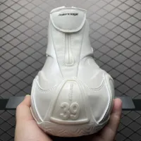 $210.00 USD Balenciaga Casual Shoes For Men #1392392