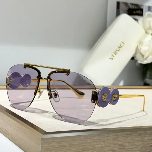 Versace AAA Quality Sunglasses #1393777