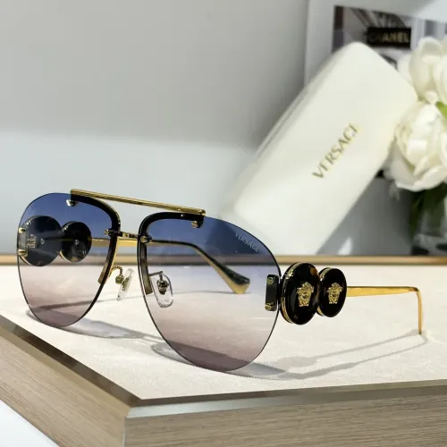 Versace AAA Quality Sunglasses #1393778