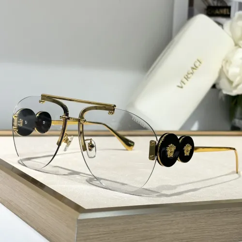 Versace AAA Quality Sunglasses #1393779