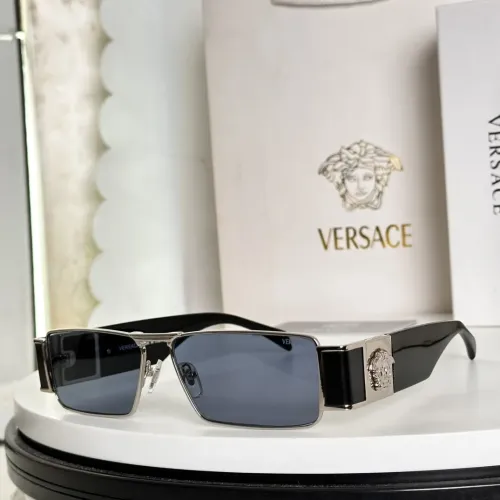 Versace AAA Quality Sunglasses #1393790