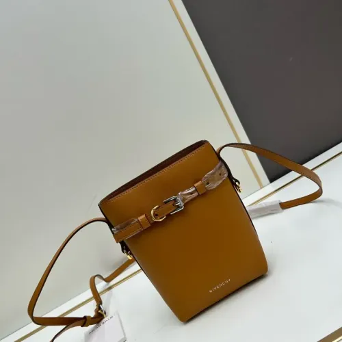 Givenchy AAA Quality Messenger Bags For Women #1399165