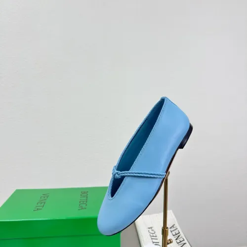 Replica Bottega Veneta BV Flat Shoes For Women #1400595 $125.00 USD for Wholesale