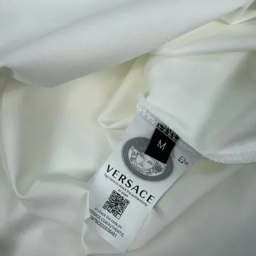 Replica Versace T-Shirts Short Sleeved For Unisex #1402146 $32.00 USD for Wholesale
