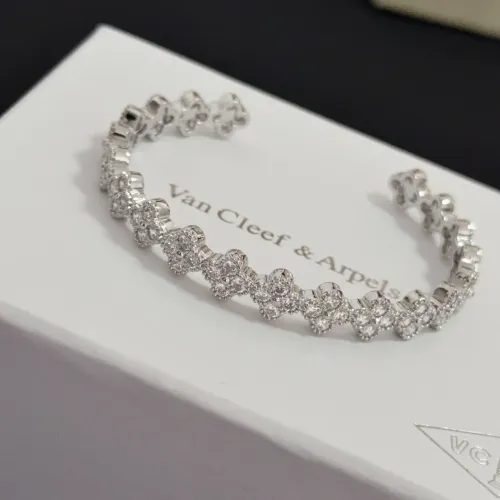 Van Cleef & Arpels Bracelets For Women #1407099