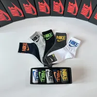 $27.00 USD Nike Socks #1396431