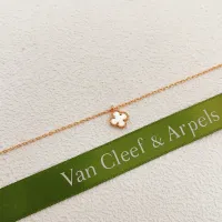 $25.00 USD Van Cleef & Arpels Necklaces For Women #1398244