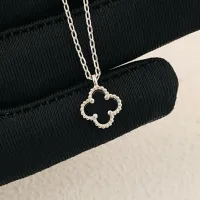 $25.00 USD Van Cleef & Arpels Necklaces For Women #1398246