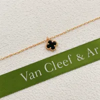 $25.00 USD Van Cleef & Arpels Necklaces For Women #1398247