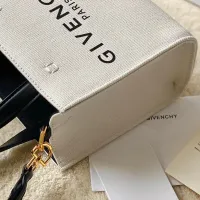 $172.00 USD Givenchy AAA Quality Handbags For Women #1399000