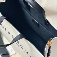 $222.00 USD Givenchy AAA Quality Handbags For Women #1399006