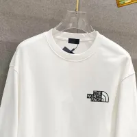 $40.00 USD The North Face Hoodies Long Sleeved For Men #1403543