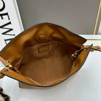 $135.00 USD LOEWE AAA Quality Messenger Bags For Women #1404001
