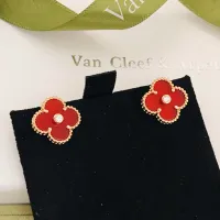 $25.00 USD Van Cleef & Arpels Earrings For Women #1406183