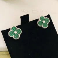 $25.00 USD Van Cleef & Arpels Earrings For Women #1406188