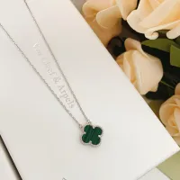 $25.00 USD Van Cleef & Arpels Necklaces For Women #1406552