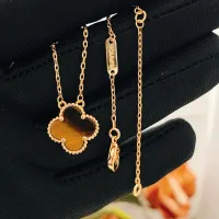 $25.00 USD Van Cleef & Arpels Necklaces For Women #1406556