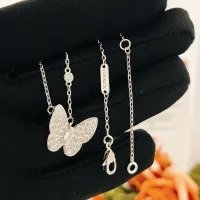 $25.00 USD Van Cleef & Arpels Necklaces For Women #1406572