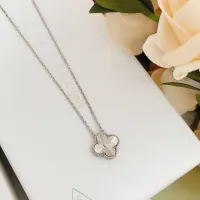 $25.00 USD Van Cleef & Arpels Necklaces For Women #1406574