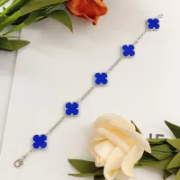 $34.00 USD Van Cleef & Arpels Bracelets For Women #1406584