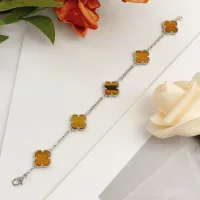 $34.00 USD Van Cleef & Arpels Bracelets For Women #1406590