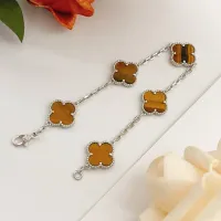 $34.00 USD Van Cleef & Arpels Bracelets For Women #1406590