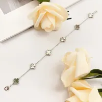 $34.00 USD Van Cleef & Arpels Bracelets For Women #1406635