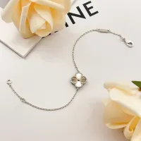 $25.00 USD Van Cleef & Arpels Bracelets For Women #1406652