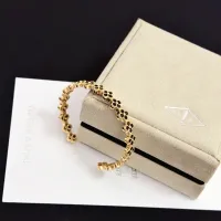 $48.00 USD Van Cleef & Arpels Bracelets For Women #1407100