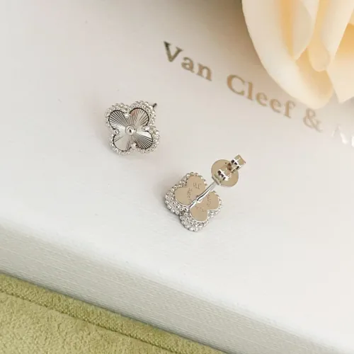Replica Van Cleef & Arpels Earrings For Women #1413529 $25.00 USD for Wholesale