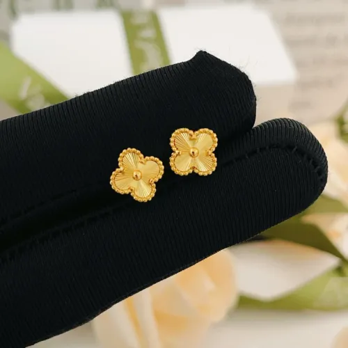 Replica Van Cleef & Arpels Earrings For Women #1413531 $25.00 USD for Wholesale
