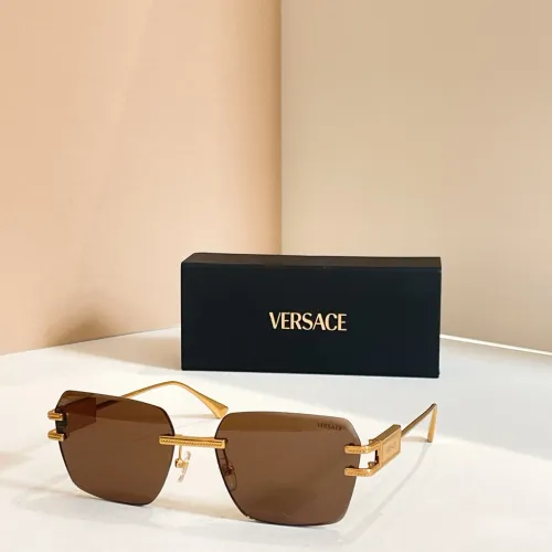 Versace AAA Quality Sunglasses #1415092