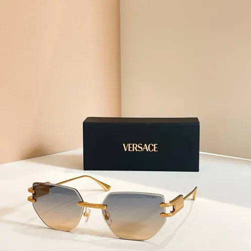 Versace AAA Quality Sunglasses #1415099