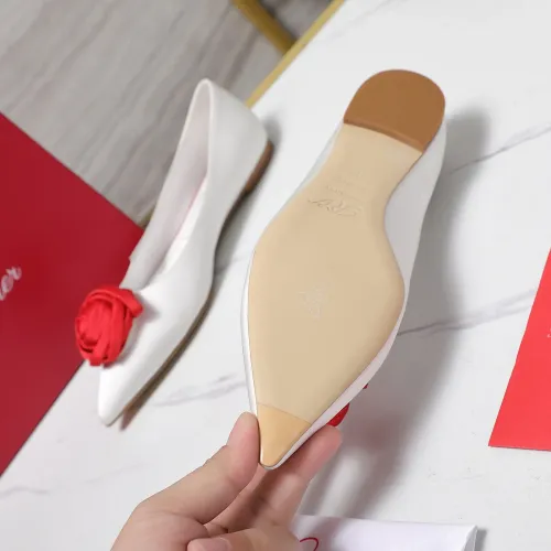 Replica Roger Vivier RV Flat Shoes For Women #1418116 $115.00 USD for Wholesale