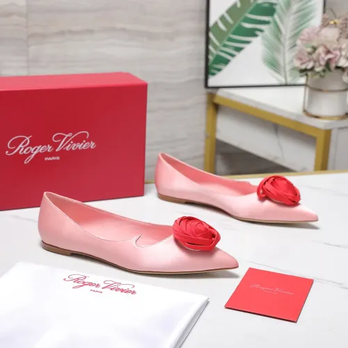 Replica Roger Vivier RV Flat Shoes For Women #1418117 $115.00 USD for Wholesale